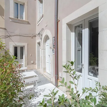 Ortigiadreamrooms 12 סירקוזה